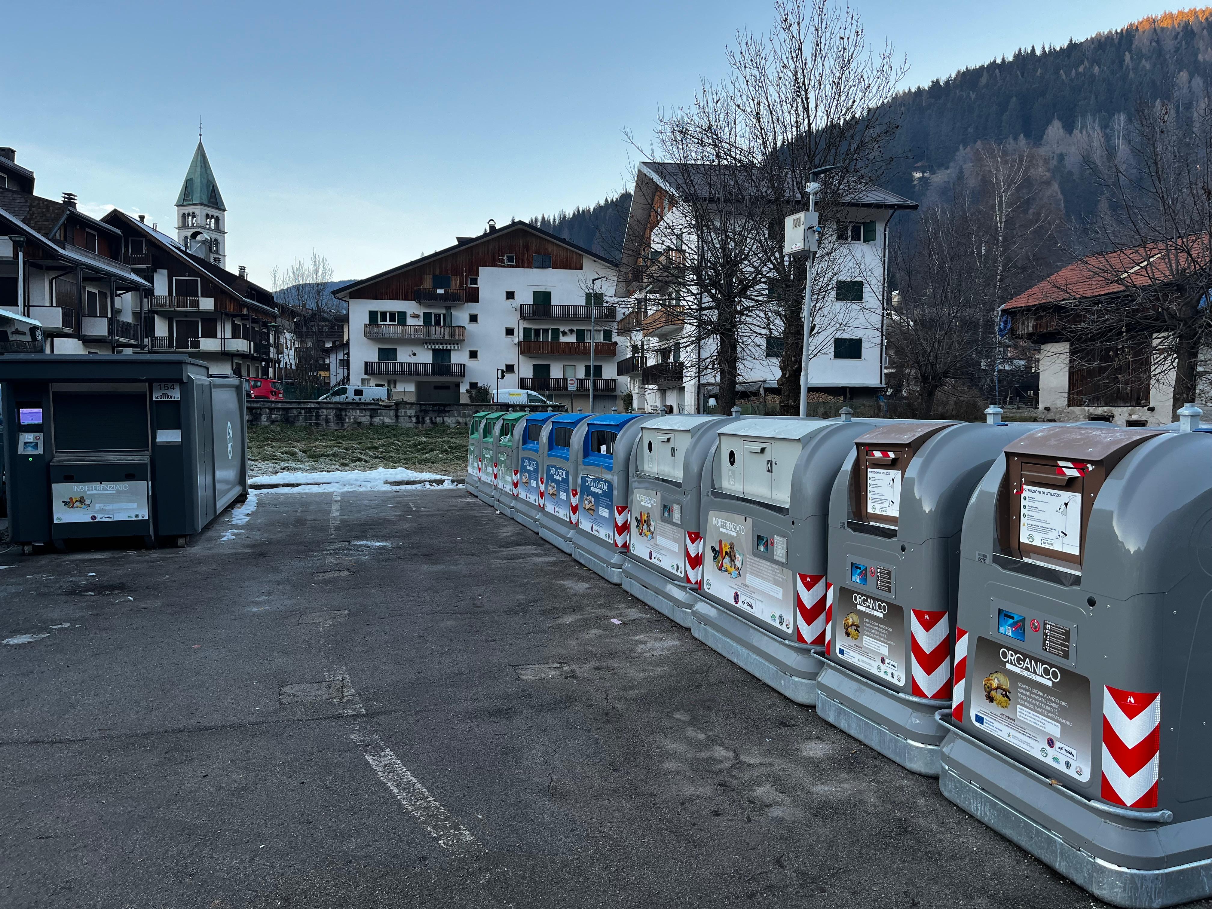 Punto di raccolta rifiuti 1 - Santo Stefano